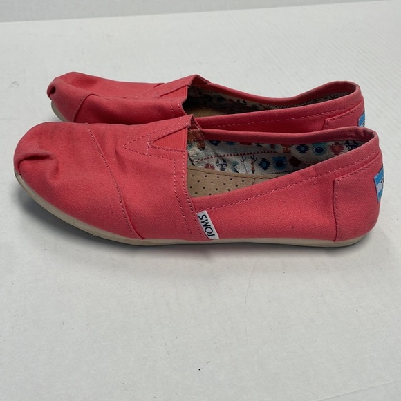 Tom's - Picture 2 of 5